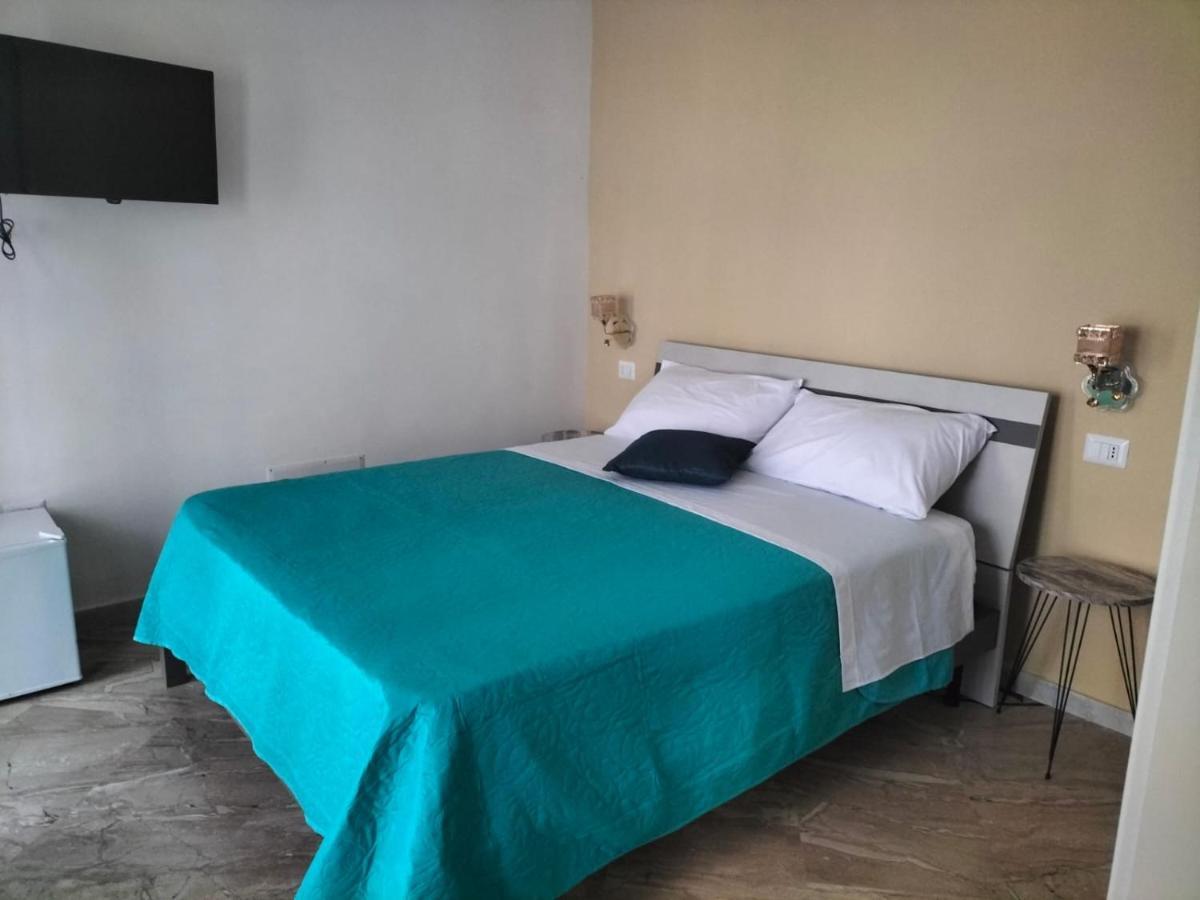 Bed and Breakfast Al Centro Формія Екстер'єр фото